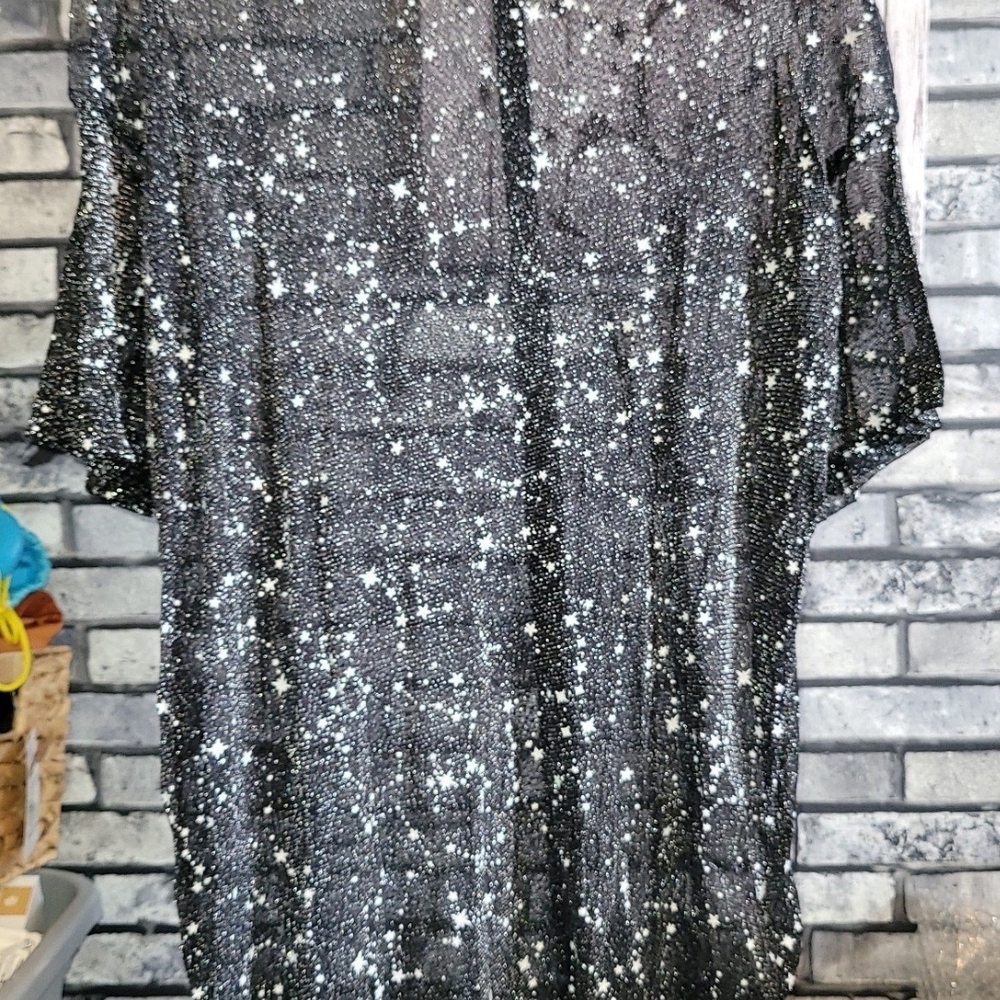 Black and White Star Patterned Top